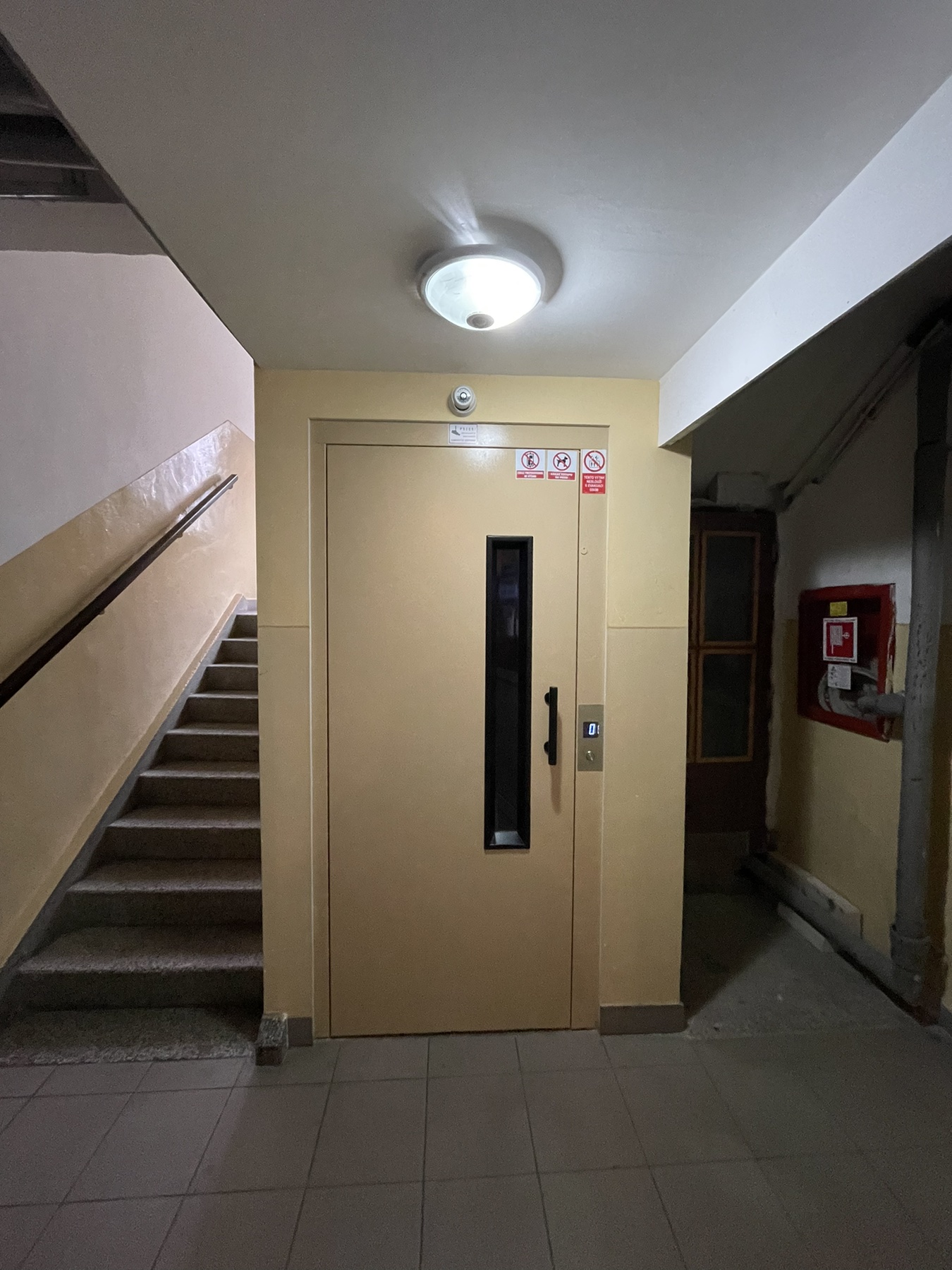 ZNÍŽENÁ CENA – 3 – izbový zrekonštruovaný byt, ul. Jána Husa, Trebišov